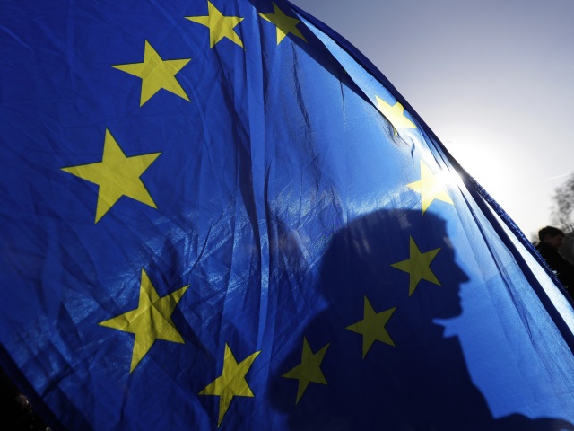 Brexit / Británia / EÚ / vlajka /