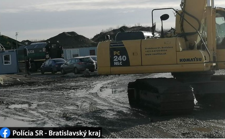 polícia skládka odpad enviro