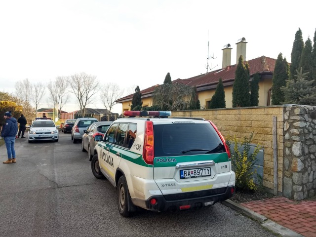 trnka hamuliakovo NAKA polícia SR zásah