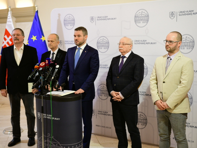 pellegrini úrad vlády  Peter Šimko Jozefa Šafárik Juraj Šteòo  Branislav Kolarovszki.