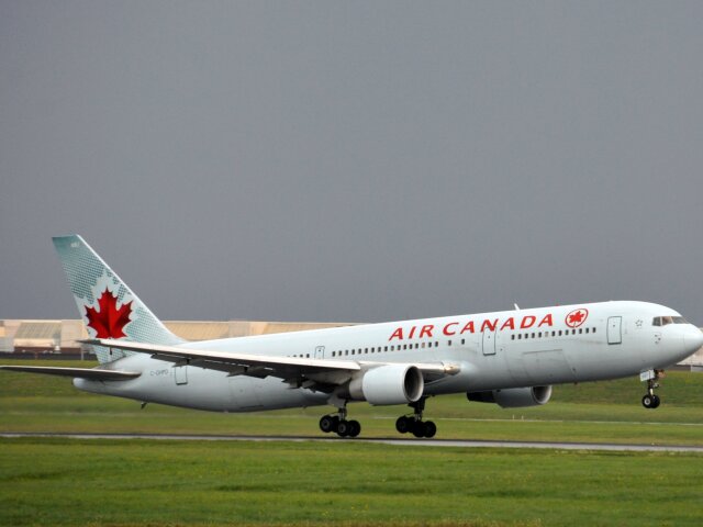 DN - Air_Canada_Boeing_767_C-GHPD.jpg