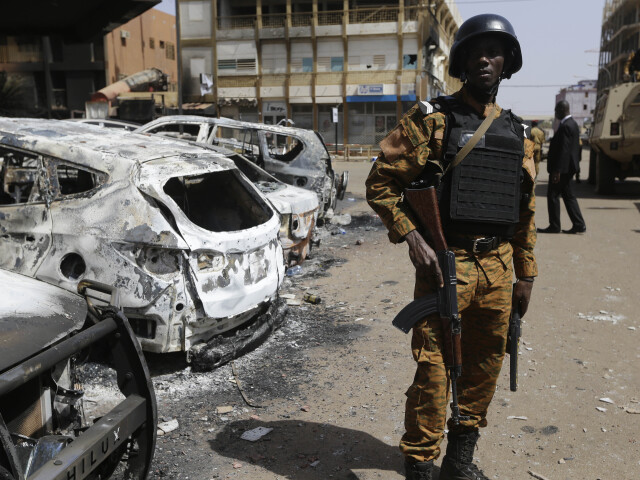 Burkina Faso / vojak / armáda / útok / Afrika /