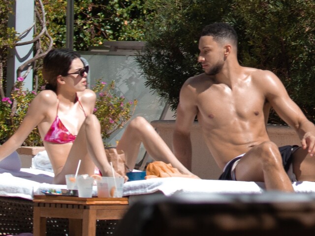 Topmodelka Kendall Jenner a jej partner Ben Simmons, ktorý je hviezdou NBA si užívali v Miami slnko. 
