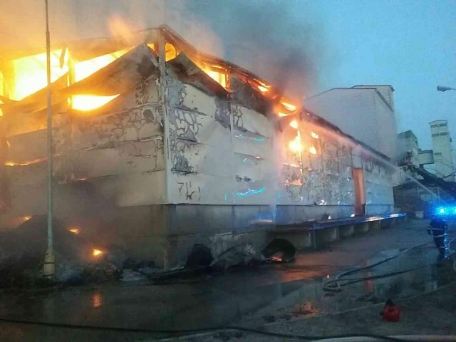 požiar, hala, dunajská streda, hasiči, hazz