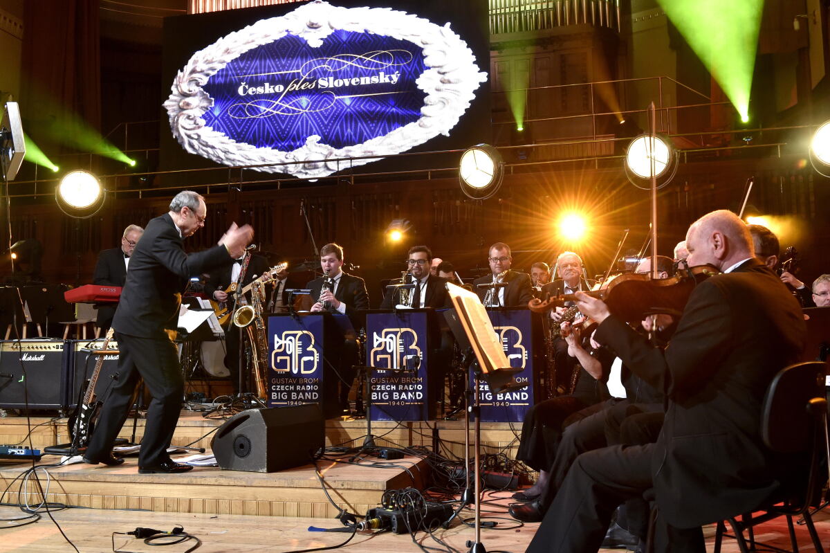 Do tanca hral Big Band Gustava Broma. 