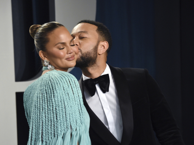 Chrissy Teigen a jej manžel John Legend.