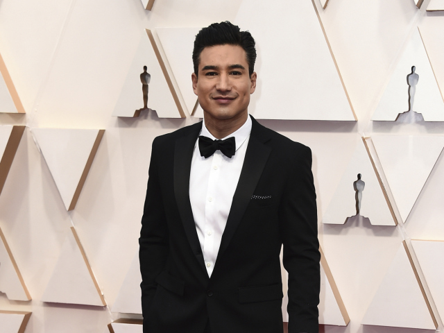 Herec a moderátor Mario Lopez.