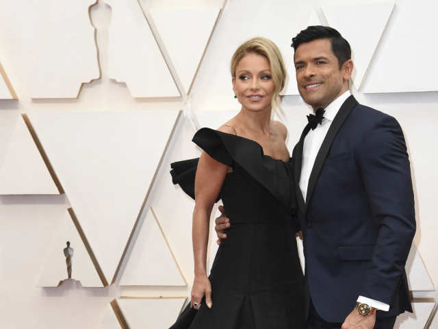 Moderátorka Kelly Ripa a jej manžel Mark Consuelos.