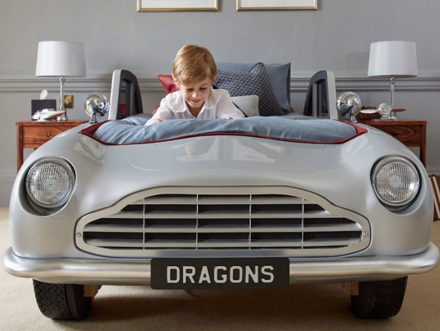 aston martin ako posteľ
