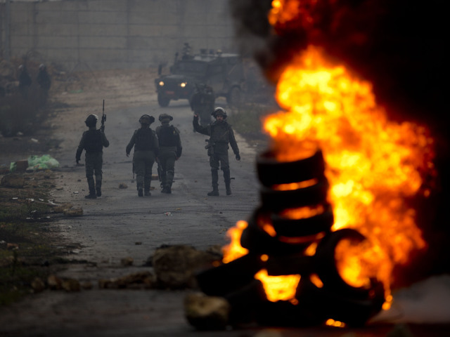 Izrael / Palestína / oheň / protest / demonštrácia /
