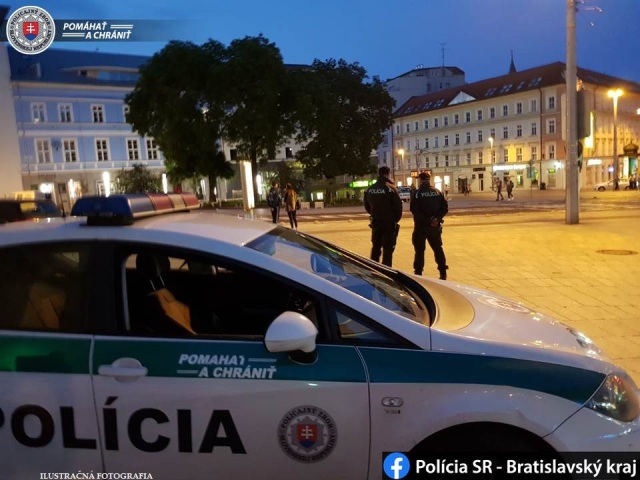 Polícia / Bratislava / policajt / policajti /