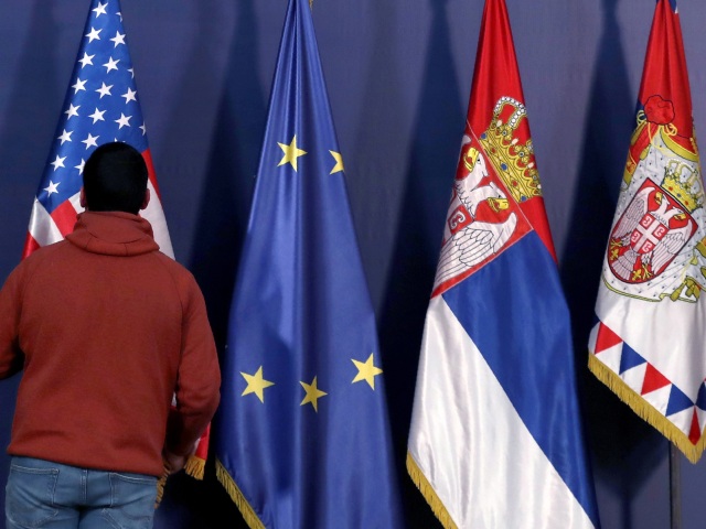 Srbsko Kosovo USA clá zrušenie výzva