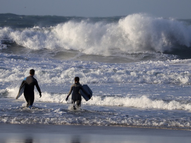 More / Oceán / surferi / surf / vlna / vlny /