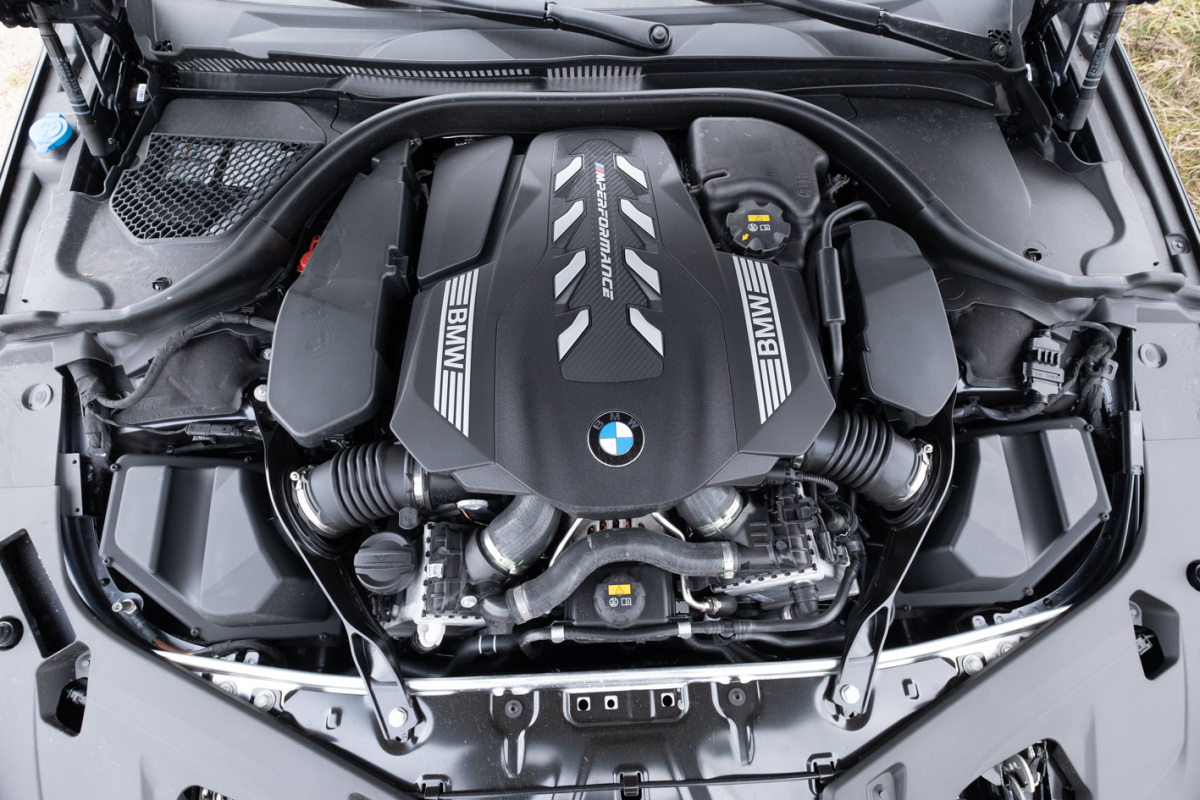 BMW M850i