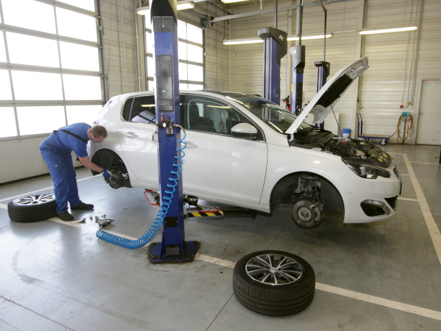 servis, autoservis, praca, auto, automobil,