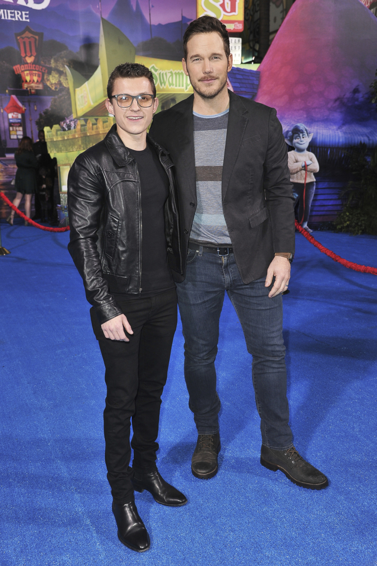 Herci Tom Holland (vľavo) a Chris Pratt spoločne na premiére Onward.