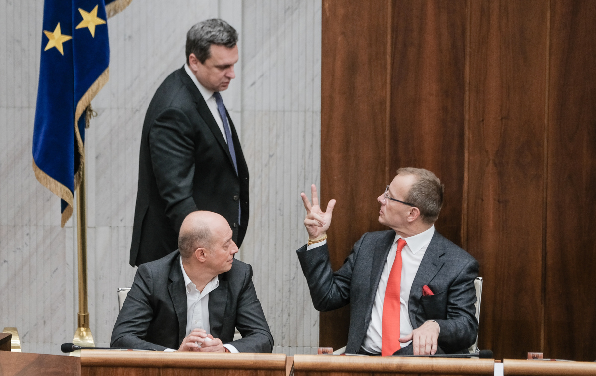 parlament, mimoriadna schodza, Kollár, , Danko,