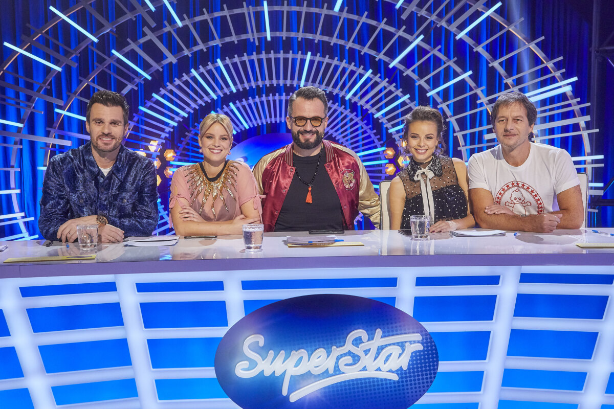 Porota novej Superstar v zložení: zľava: Leoš Mareš, Patricie Pagáčová, Marián Čekovský, Monika Bagárová a Pavol Habera.