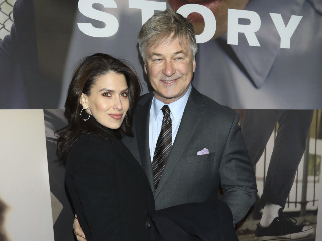 Hilaria Baldwin a jej manžel Alec Baldwin prišli tiež na muzikálovú premiéru. 