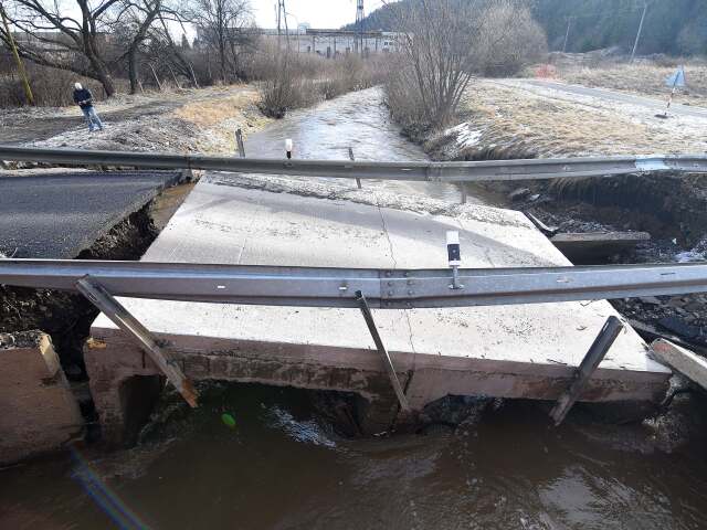 Svit Počasie Cesta Most Poškodenie strhnutý