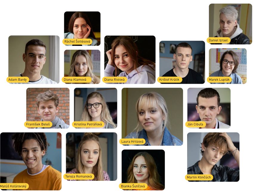 Mladí herci ako študenti zo seriálu Pán profesor.