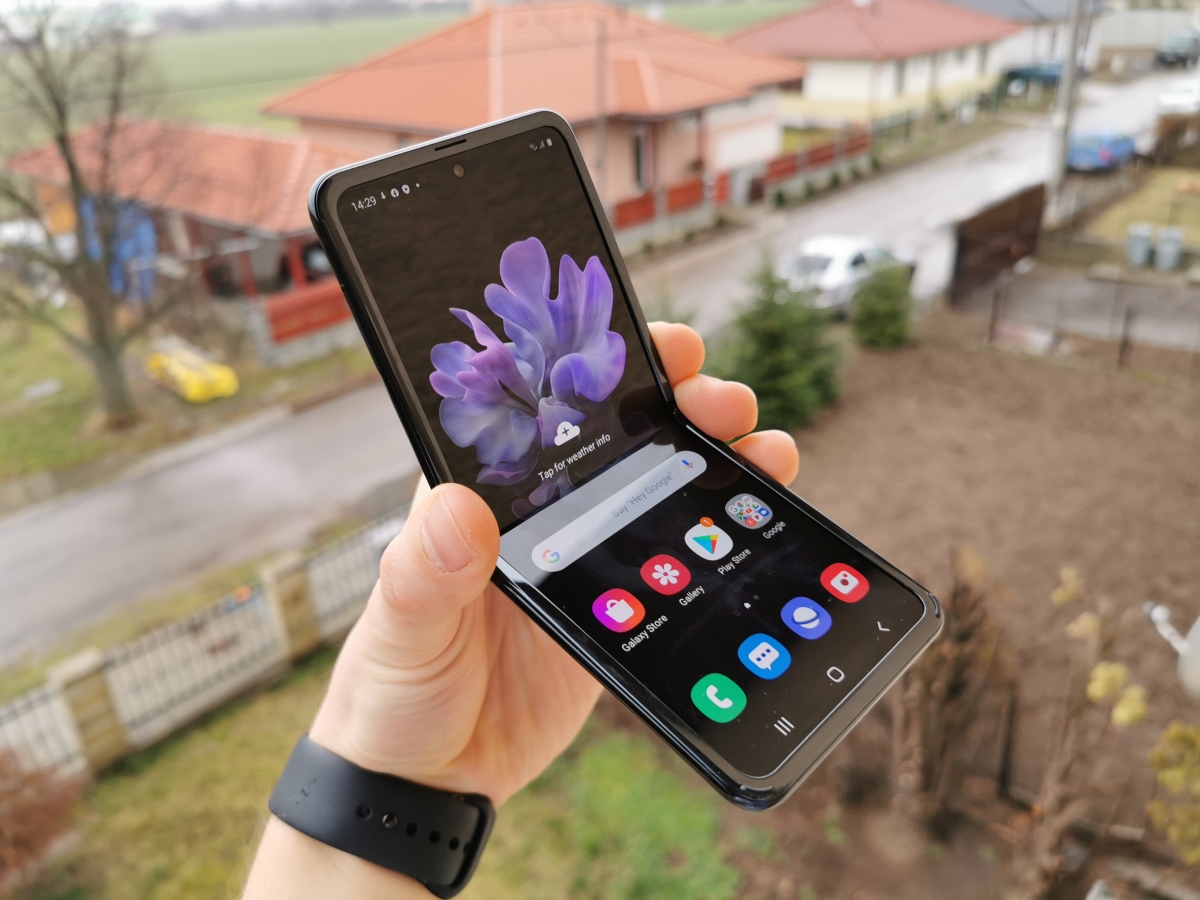 Galaxy Z Flip, Samsung, ohybný mobil