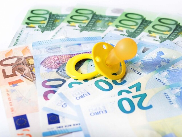 euro, peniaze, bankovky, cumeľ, dudlík