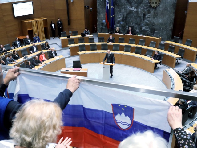 Slovinsko parlament premiér janez Janša