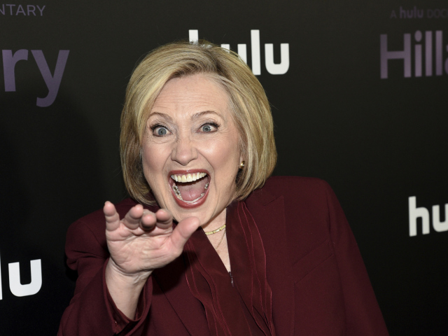 Bývalá štátna tajomníčka Hillary Clinton na premiére dokumentu Hillary.