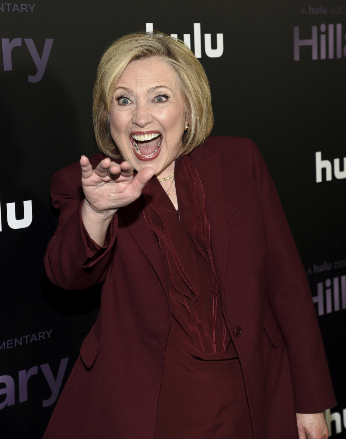 Bývalá štátna tajomníčka Hillary Clinton na premiére dokumentu Hillary.