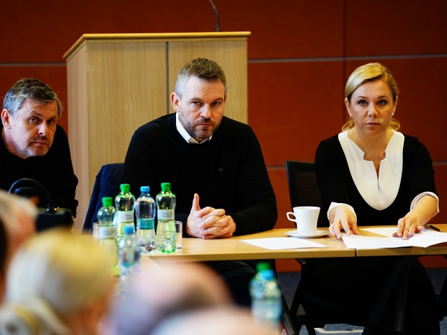 Krízový štáb / Peter Pellegrini / Denisa Saková /