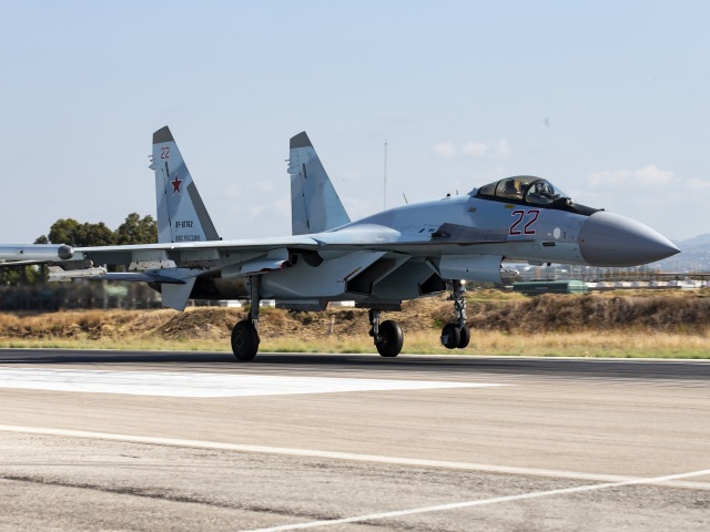 Su-35 / Stíhačka /