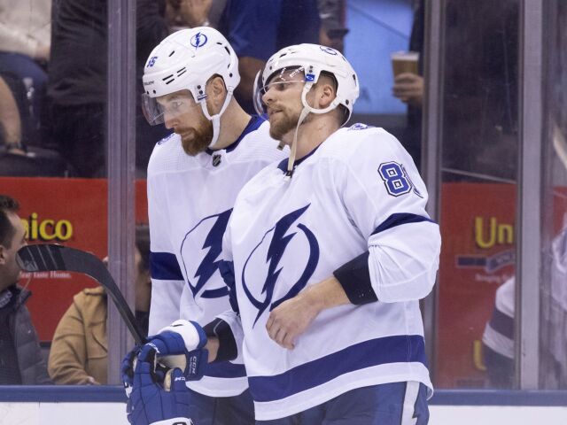 Erik Černák, Braydon Coburn