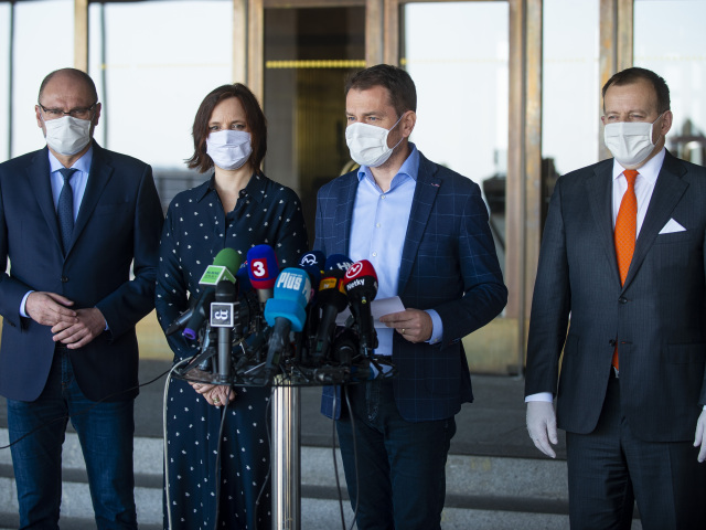SR OĽaNO Sme rodina SaS Za ľudí brífing