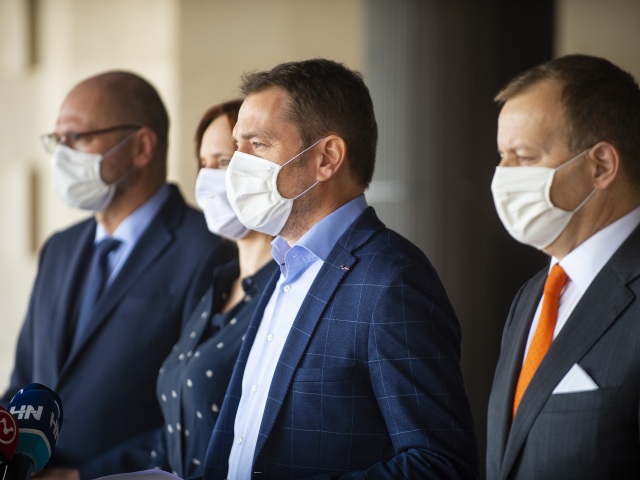 SR OĽaNO Sme rodina SaS Za ľudí brífing