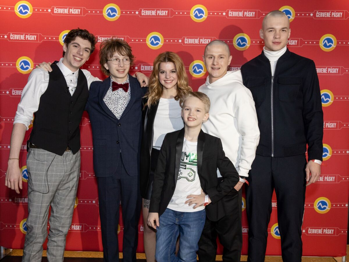 červené pásky, adam kubala, jakub švec, eva opáleková, krištof kelíšek, peter kiss, adam trcka,