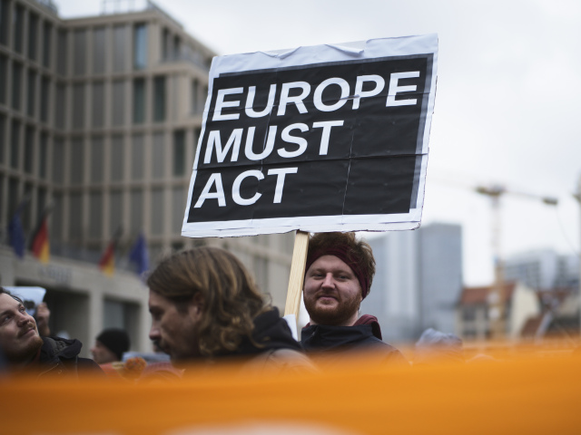 Ekonomika / Európa / Berlín / Nemecko / Prostest /