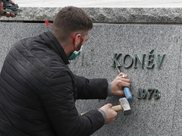 ČR Praha Konev socha Odstránenie