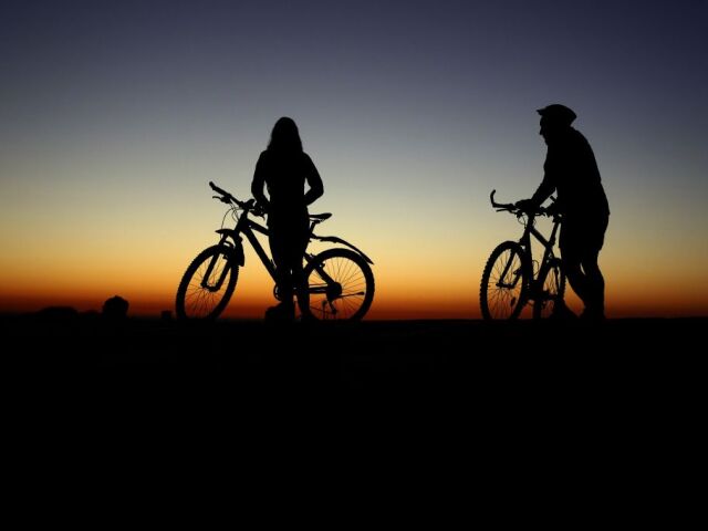 cyklisti, bicykel, cyklocesta