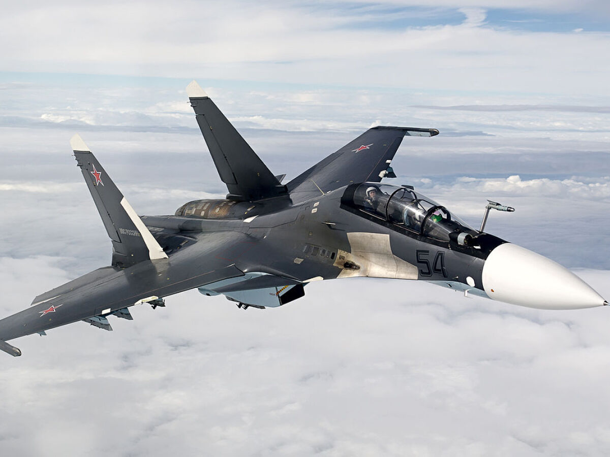 DN - Air-to-air_with_a_Russian_Air_Force_Sukhoi_Su-30SM.jpg