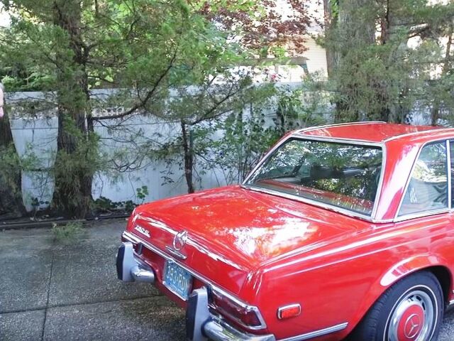 Mercedes-Benz 280 SL 1972 - vyleštený veterán