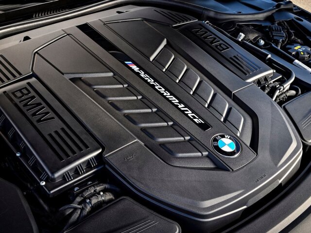 BMW M760Li xDrive - 2017