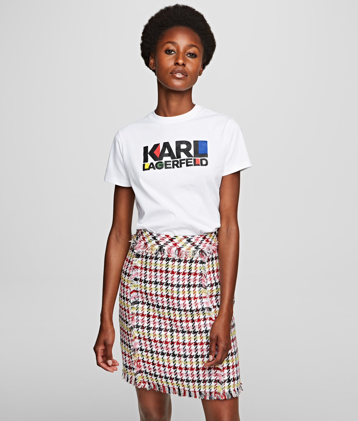 Dámske tričko s logom Karl Lagerfeld. Info o cene hľadajte v predaji. 