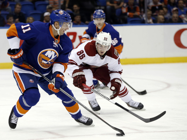 Coyotes Islanders Hockey