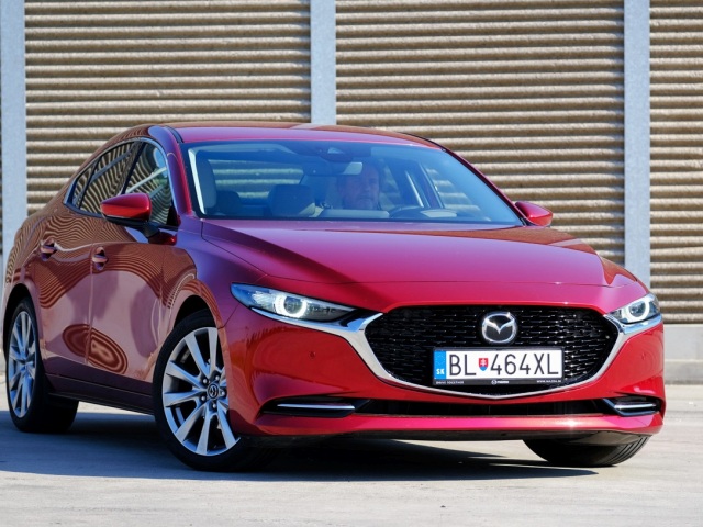 Mazda 3 Sedan Skyactiv-X - test 2020