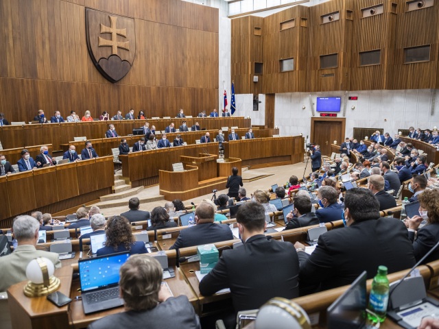 NR SR / Vláda / Parlament /