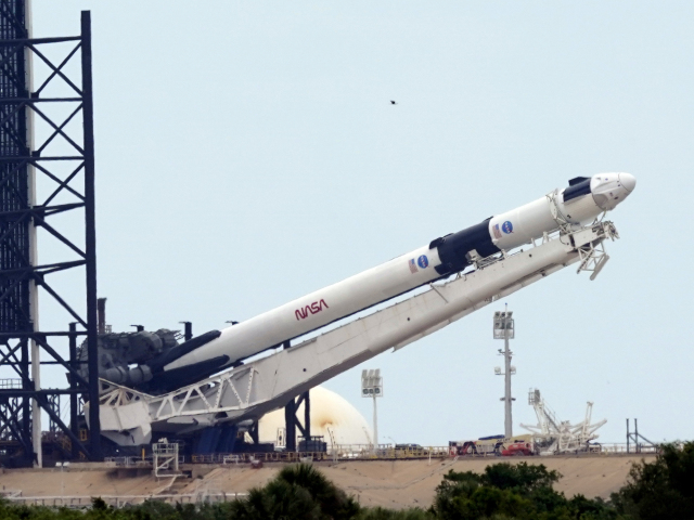USA Florida raketa SpaceX prípravy štart crew dragon