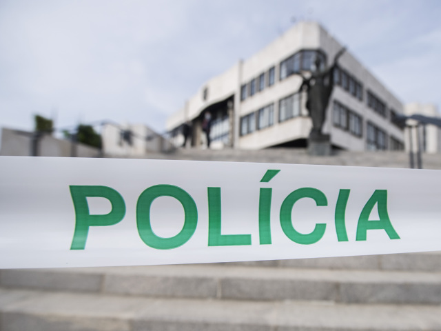 NR SR bomba anonym evakuácia