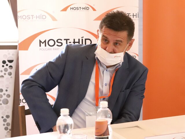 Most-Híd László Sólymos