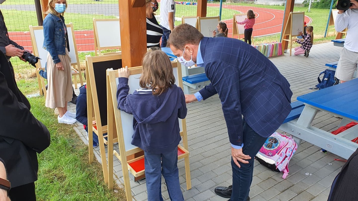 Premiér Igor Matovič na ZŠ Ostredkova v Bratislave